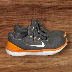 Nike Free Trainer V7 "Tennessee Volunteers" edition. SZ 8.5